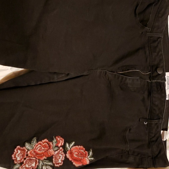 Embrodered Jeans - Picture 4 of 4